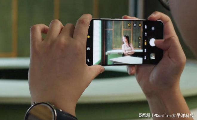 大又好玩超越iPhone的小“OPhone”！尊龙凯时网站OPPO Reno13
